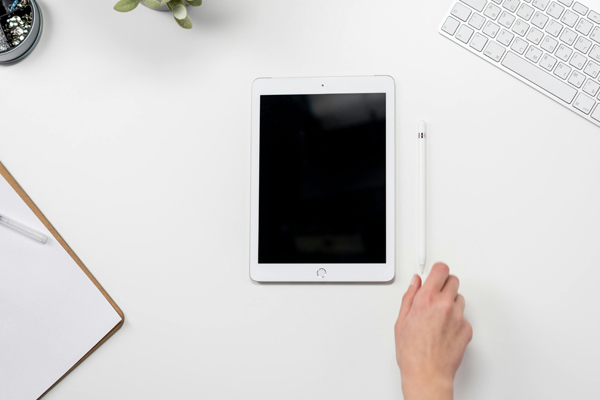 ?AI未来趋势：手艺突破、应用拓展与社会影响深化?